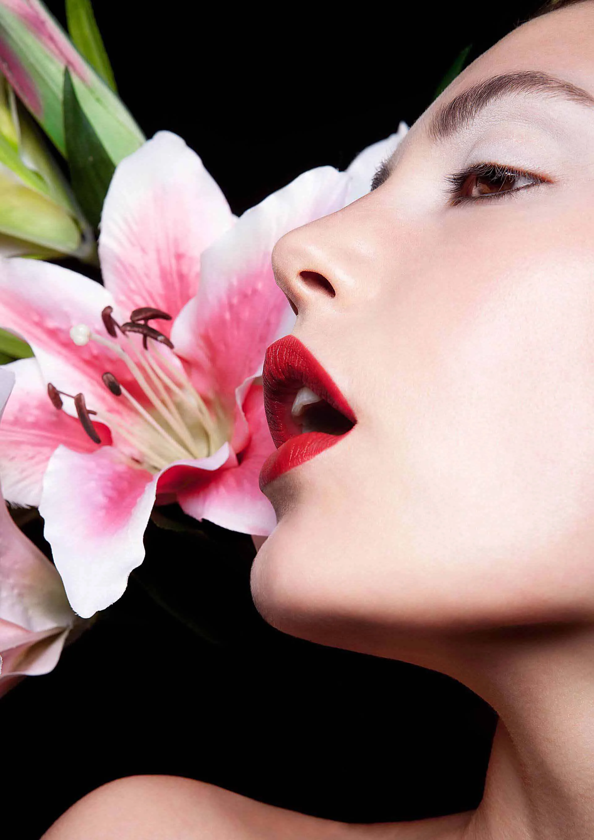 1. Flowers- Barrikade Studio.jpg