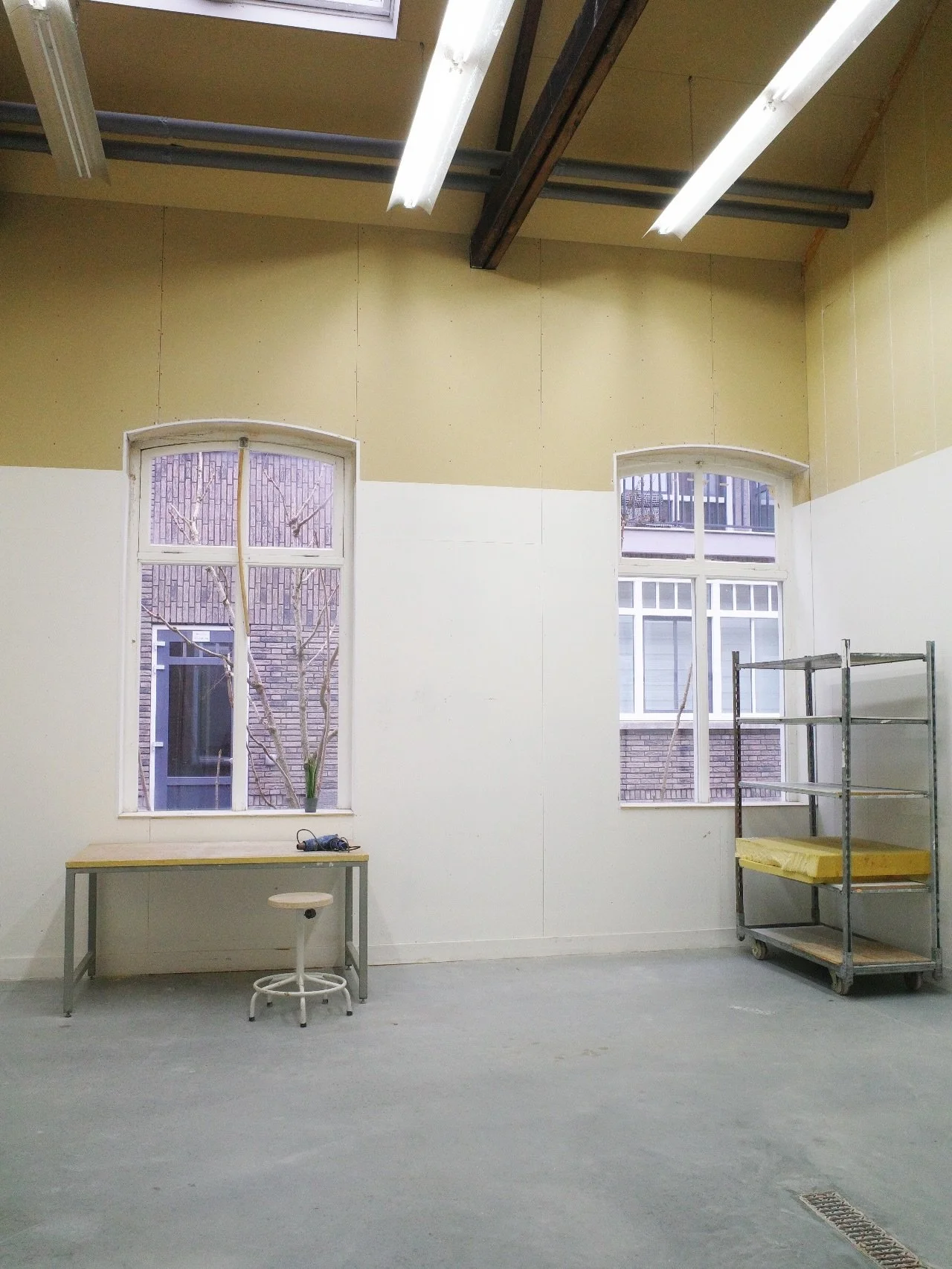 *~ / 𝓔𝓚𝓦𝓒 𝓡𝓮𝓼𝓲𝓭𝓮𝓷𝓬𝔂 𝓓𝓲𝓪𝓻𝔂 𝟏 / ~*
I am off to the EKWC (European Ceramic Work Centre)  @ekwc_oisterwijk Oisterwijk, the Netherlands for the next three months for an artist residency programme, focused on experimental glaze research.