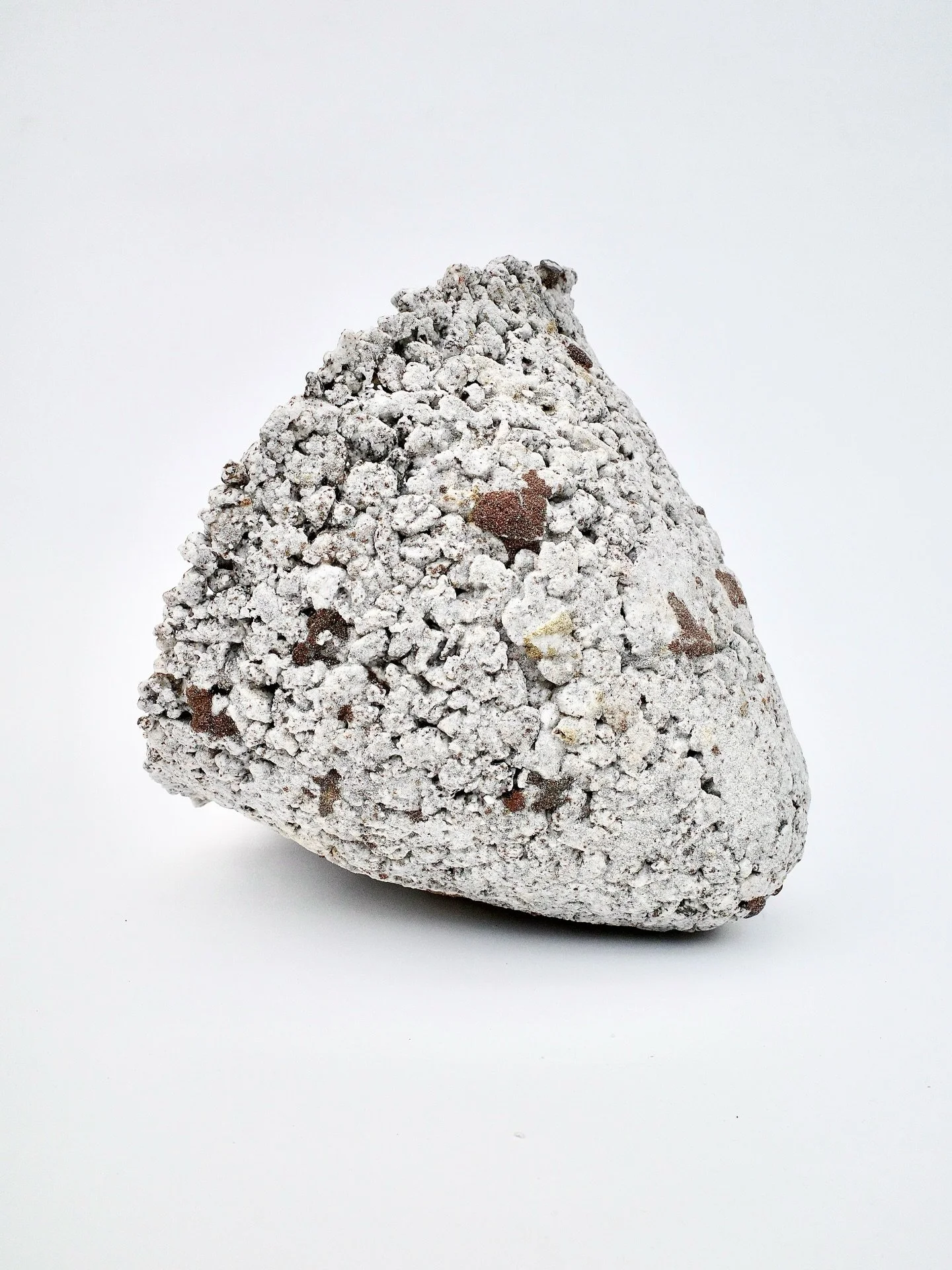 I&rsquo;m thrilled to share that I&rsquo;ll be presenting my latest work, made during my residency at @ekwc_oisterwijk, with @countyhallpottery at Collect 2026 @collectartfair, Somerset House.
This body of work, Stones I, brings together experimentat