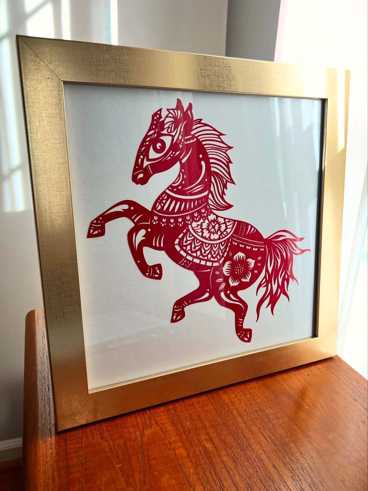 Year of the Horse 🐎
Super fun commission for the family home one of my best patrons 🖼️🎊
.
#paper #lunarnewyear #papercraft #traditionalart #femaleartist