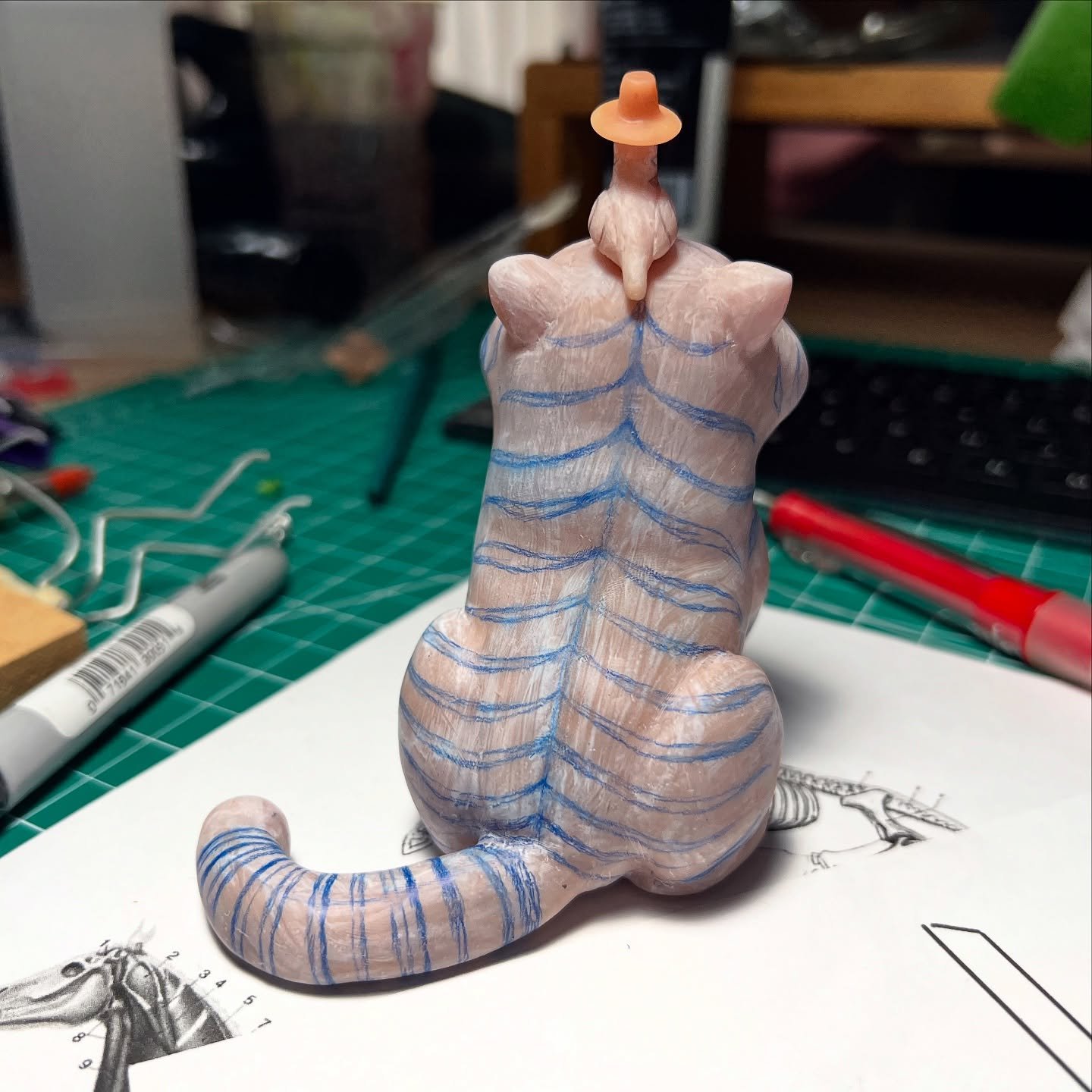 Patterns starting to showwww 👀 #kpopdemonhunters 
.
#derpytiger #monster #monsterart #creaturedesign #monsterdesign #scifi #fantasy #creature #creatureconcept #toy #toyartistry #designertoy #maquette #miniatures #sculpture #clay #sculpting
#sculpey 