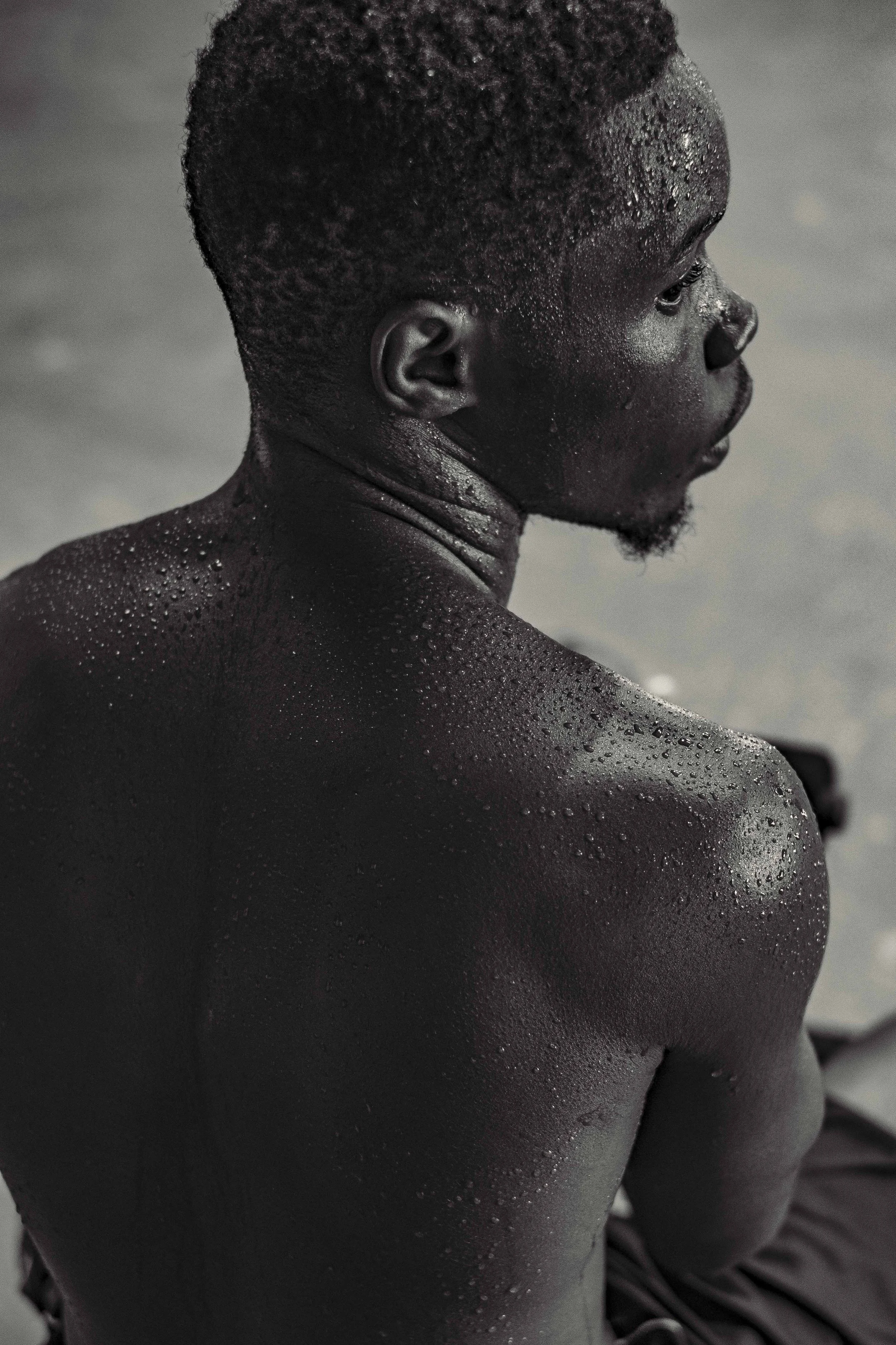 "Mon père m'a donné ce surnom (Old Boy) parce que mon grand-père s'appelle Issah.
A la maison personne ne l'appelle "Issah", ils l'appellent "Old Man", alors ils m'appellent "Old Boy", car je m'appelle "Issah" également."
