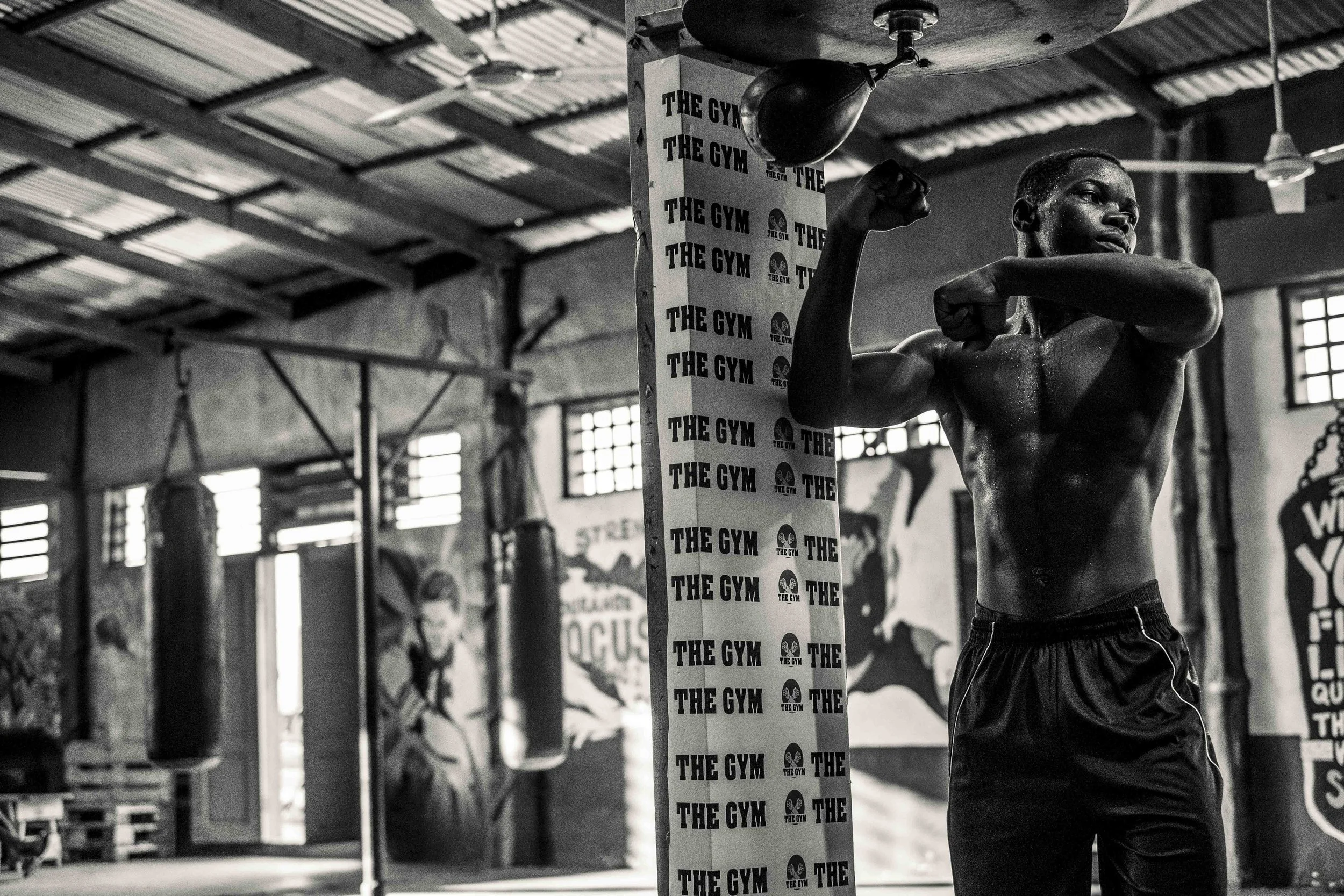 "Quand je suis arrivé j'ai rencontré mon coach Adama, il m'a demandé si j'avais déjà boxé, j'ai dit que non...jamais. Je me suis battu dans la rue, alors il m'a donné quelques coups, je lui ai montré des frappes et je n'étais pas bon. A partir de là,
