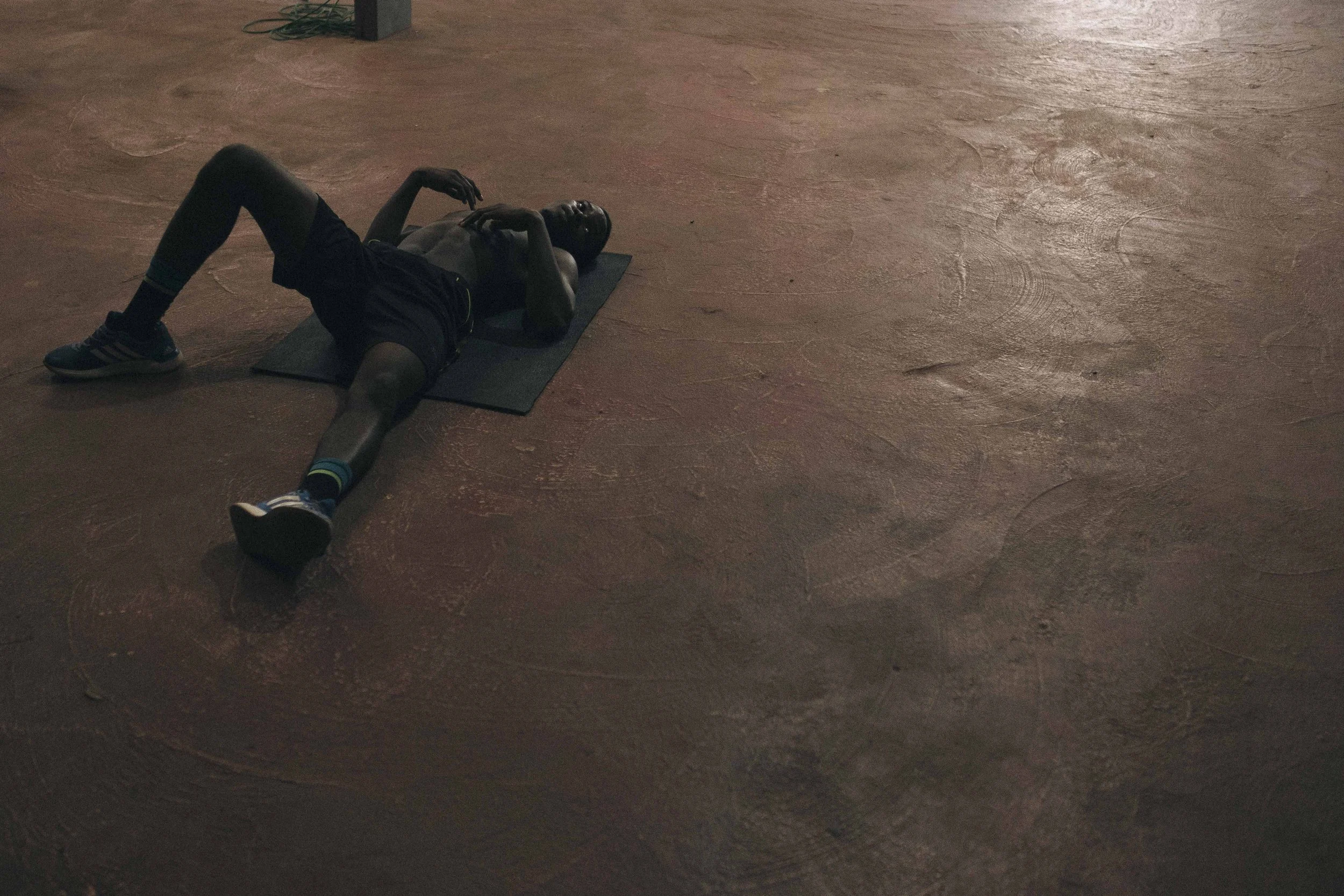 "Je n'oublie pas ma mère, qui a beaucoup souffert pour nous." 'I don' forget my mother, who suffered greatly for us.'