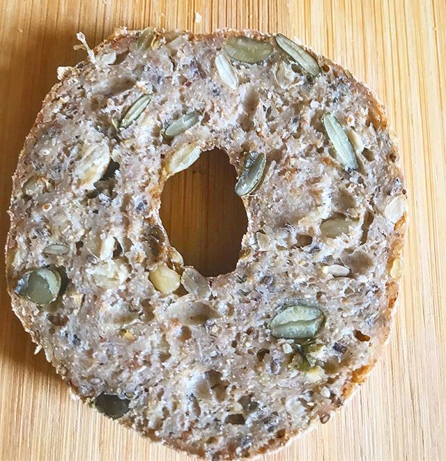 A slice of the action 🥯💚#powerfood #seeded #noflour #nograin #bagel #glutenfree #sproutedbread #readyraw #breakfast #healthy #undressed