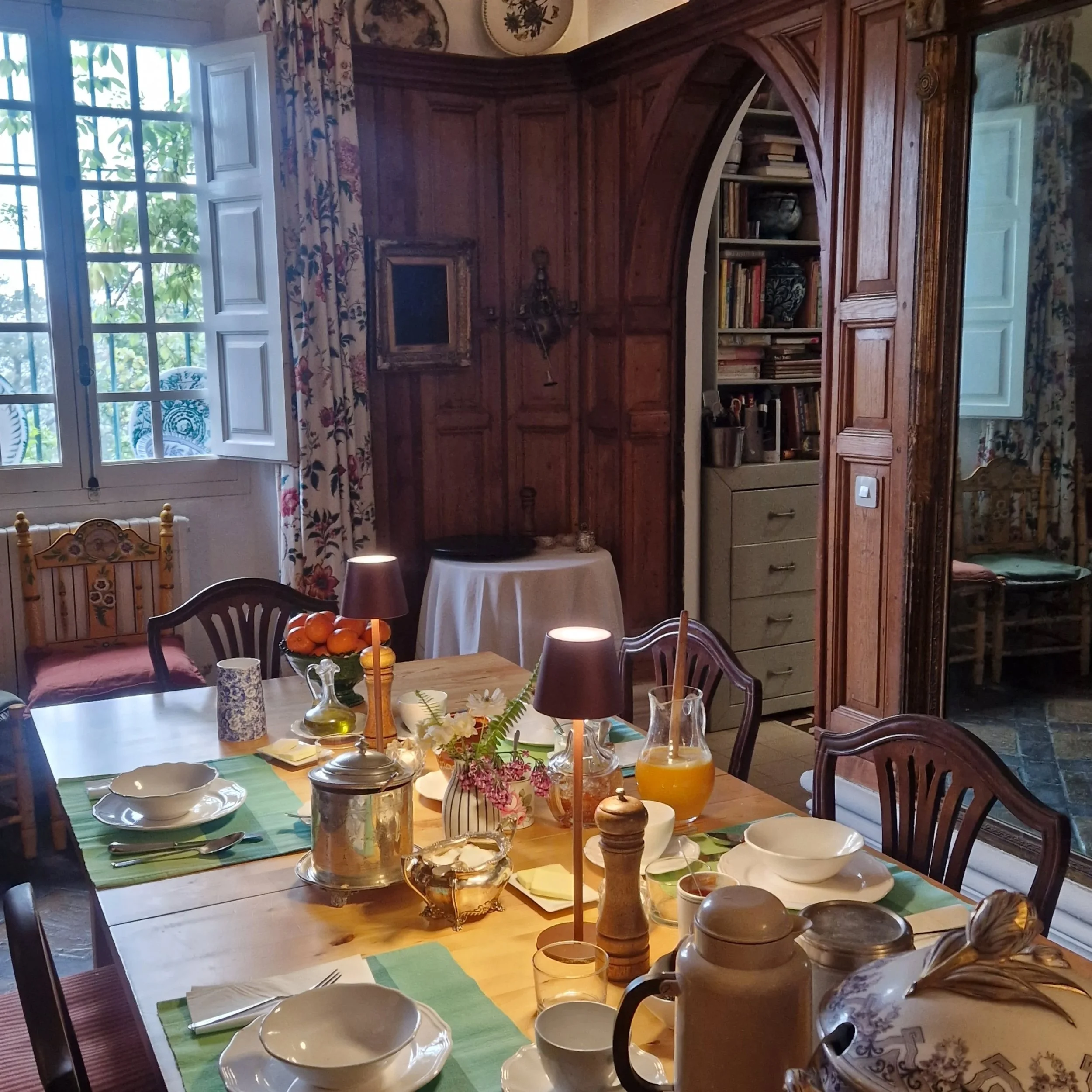 A day at Buenvino last month - 
Breakfast table, with granola, eggs &amp; toast, coffee,  fresh orange juice. And that view!

My bedroom looking out to the Sierra

Tapas &amp; sherry before dinner with Elaine, Sam and sleepy Ella 🐶

Our retreat was 
