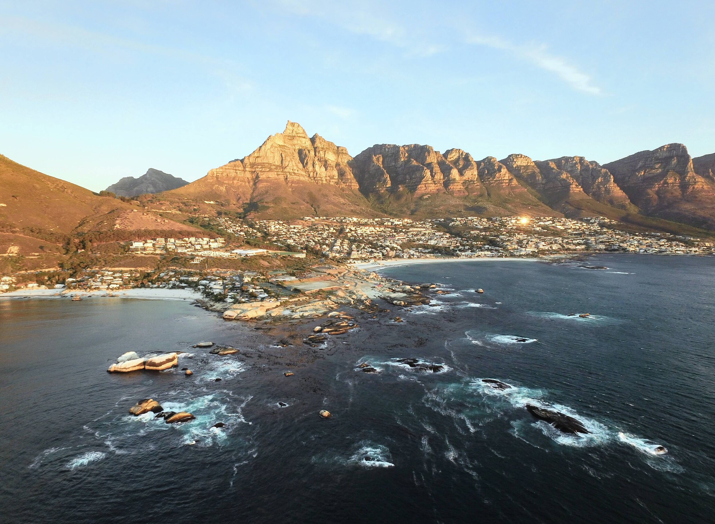 ATTRACTIVE Cape Town is still drawing foreign property buyers. Picture: Dan Grinwis