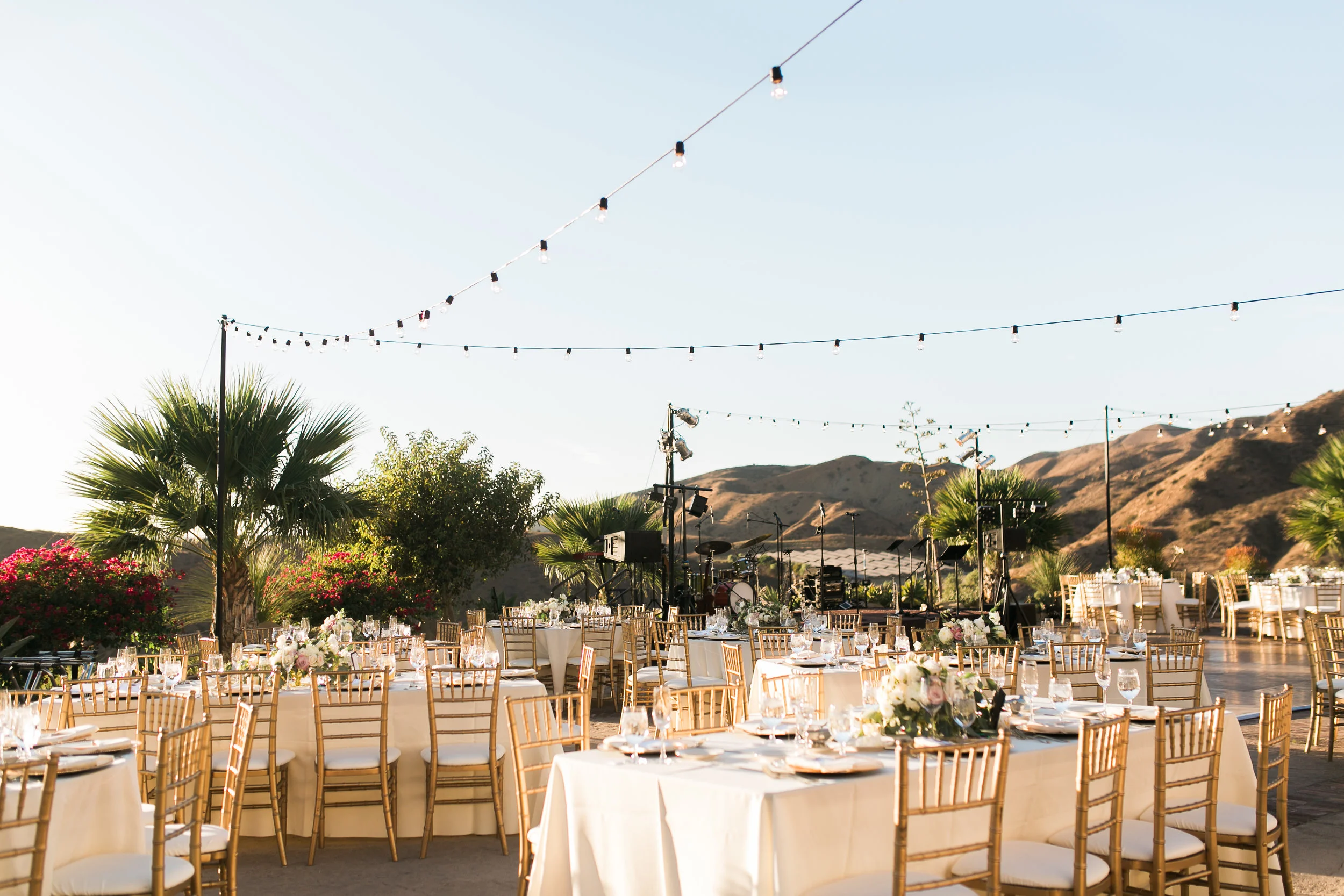  skyboxeventproductions.com | Hummingbird Nest Ranch Wedding | Southern California Wedding Planner and Designer | Skybox Event Productions | Nicole Chow Photography 