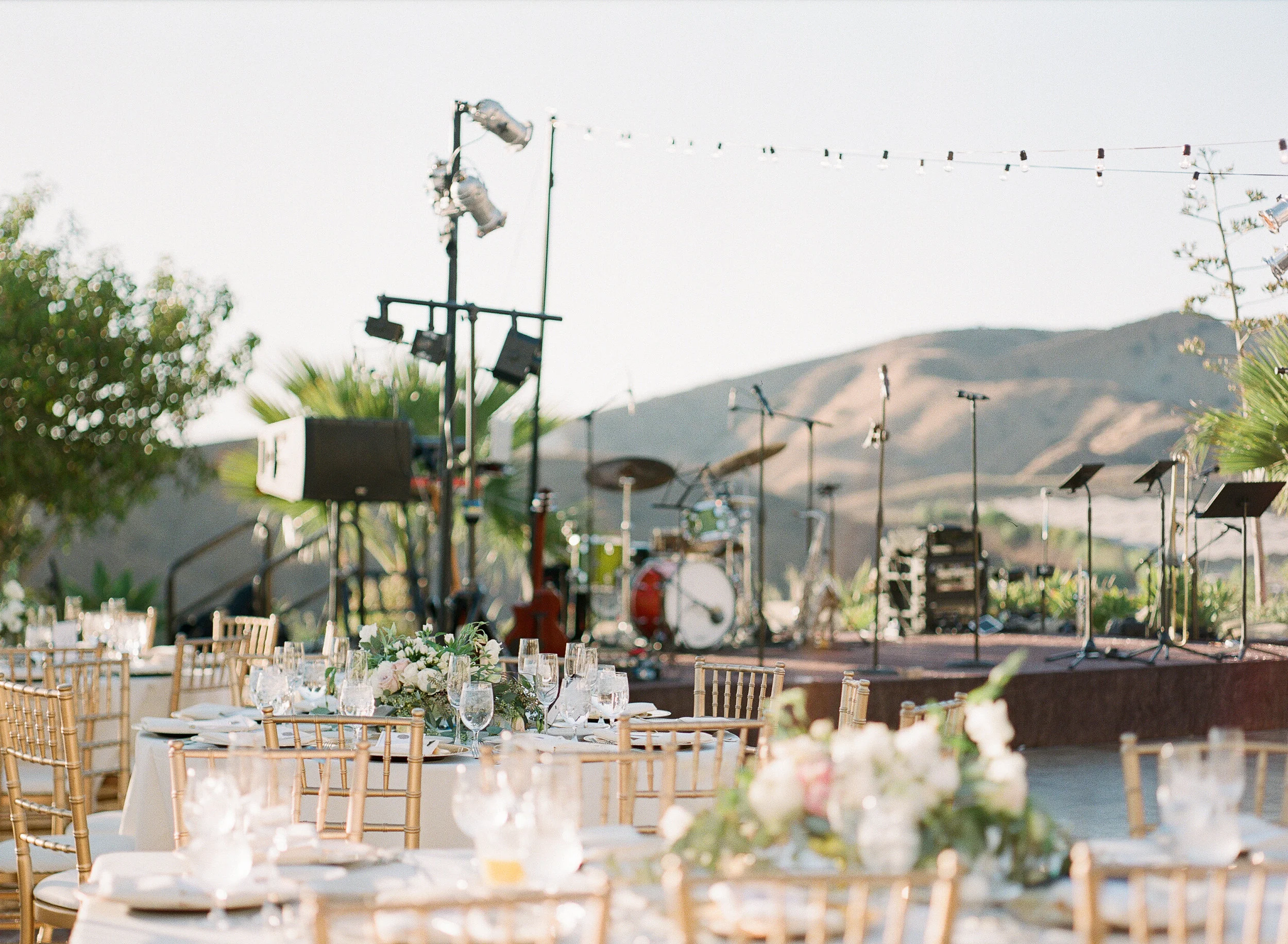  skyboxeventproductions.com | Hummingbird Nest Ranch Wedding | Southern California Wedding Planner and Designer | Skybox Event Productions | Nicole Chow Photography 
