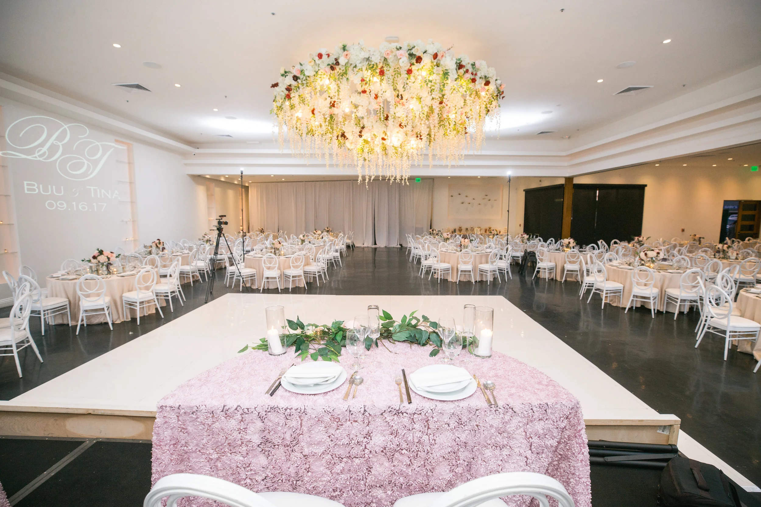  skyboxeventproductions.com | Orange County Weddings | Southern California Wedding Planner and Designer | Skybox Event Productions | Andy Seo Photography | Wedding at The Venue by Three Petals 