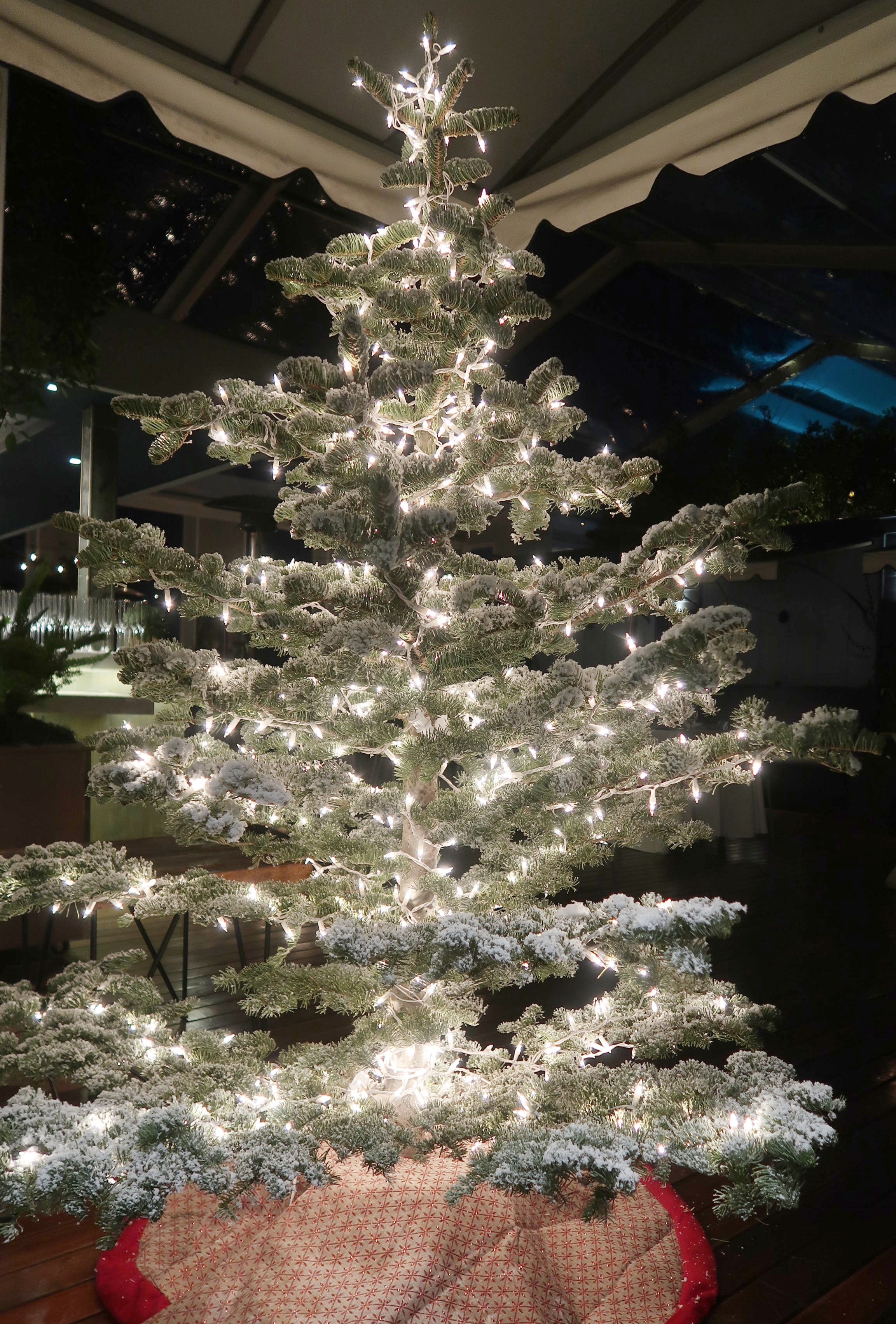  skyboxeventproductions.com | Hollywood Party | Skybox Event Productions | Southern California Private Event Design and Planning | Ivory on Sunset | Holiday Party 