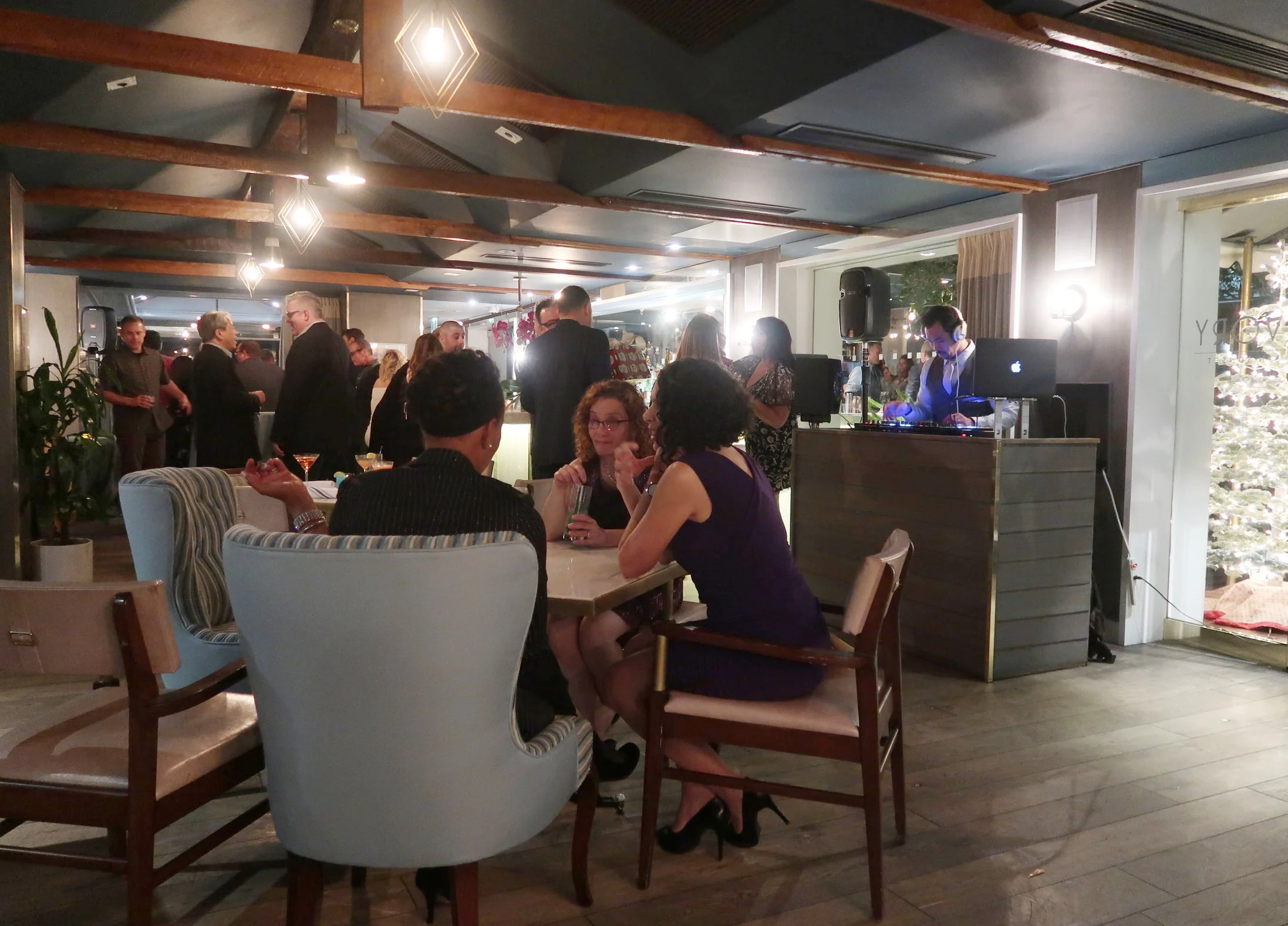  skyboxeventproductions.com | Hollywood Party | Skybox Event Productions | Southern California Private Event Design and Planning | Ivory on Sunset | Holiday Party 