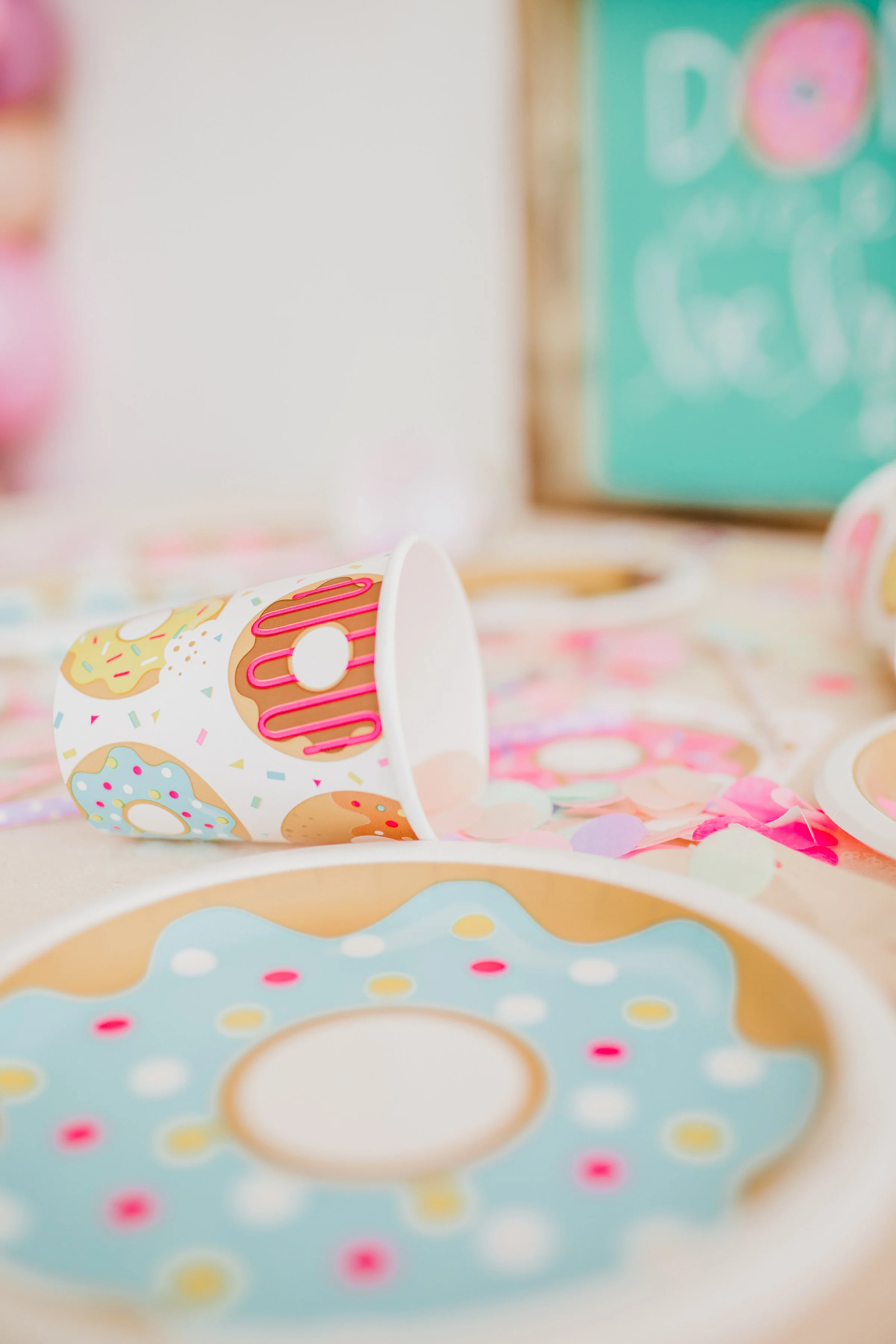  skyboxeventproductions.com | Donut Party Inspiration | Simply Adri Photography | Skybox Event Productions | Los Angeles Event Planning and Design | Oh Shiny Paper 