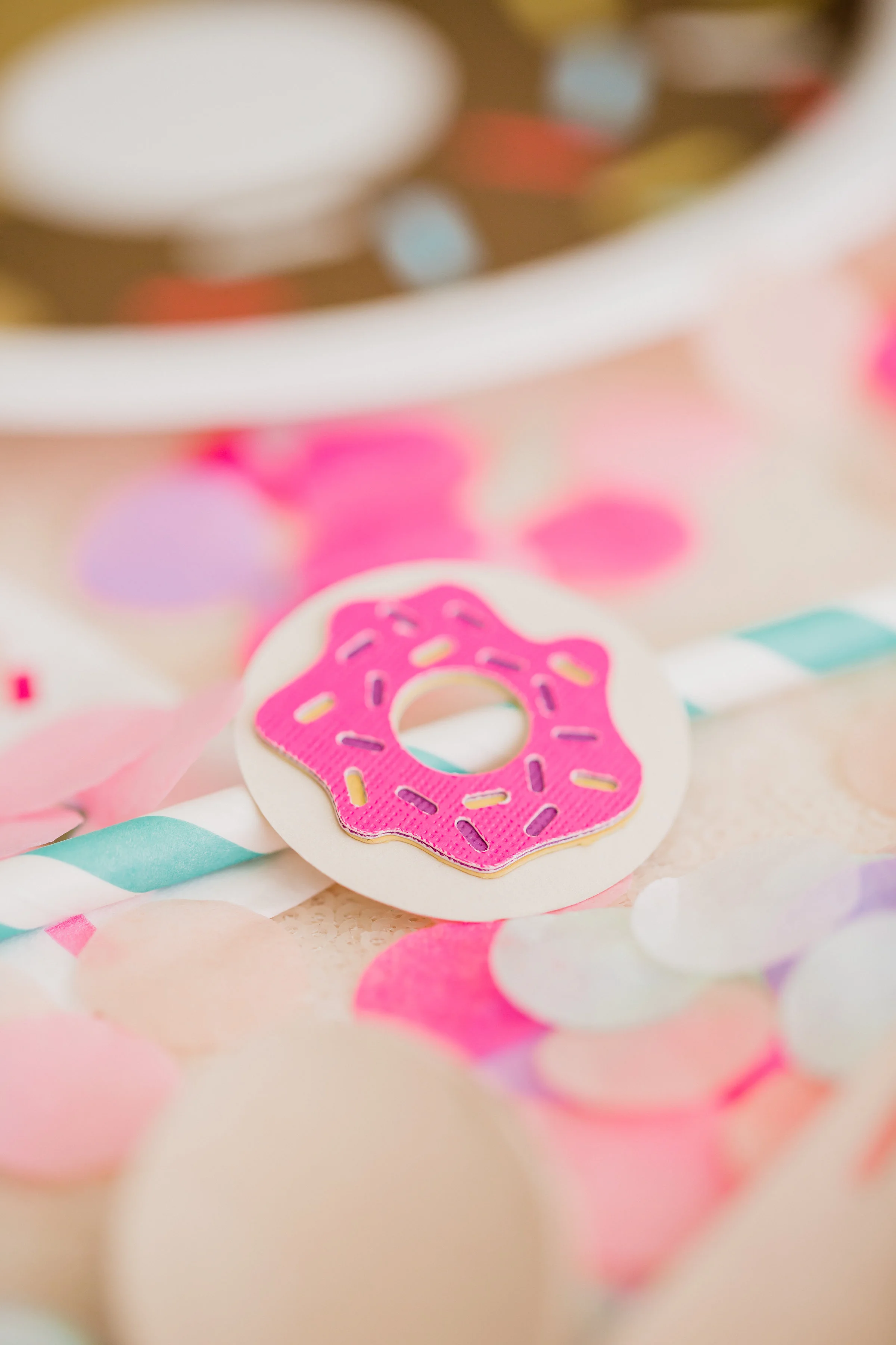  skyboxeventproductions.com | Donut Party Inspiration | Simply Adri Photography | Skybox Event Productions | Los Angeles Event Planning and Design | Oh Shiny Paper 