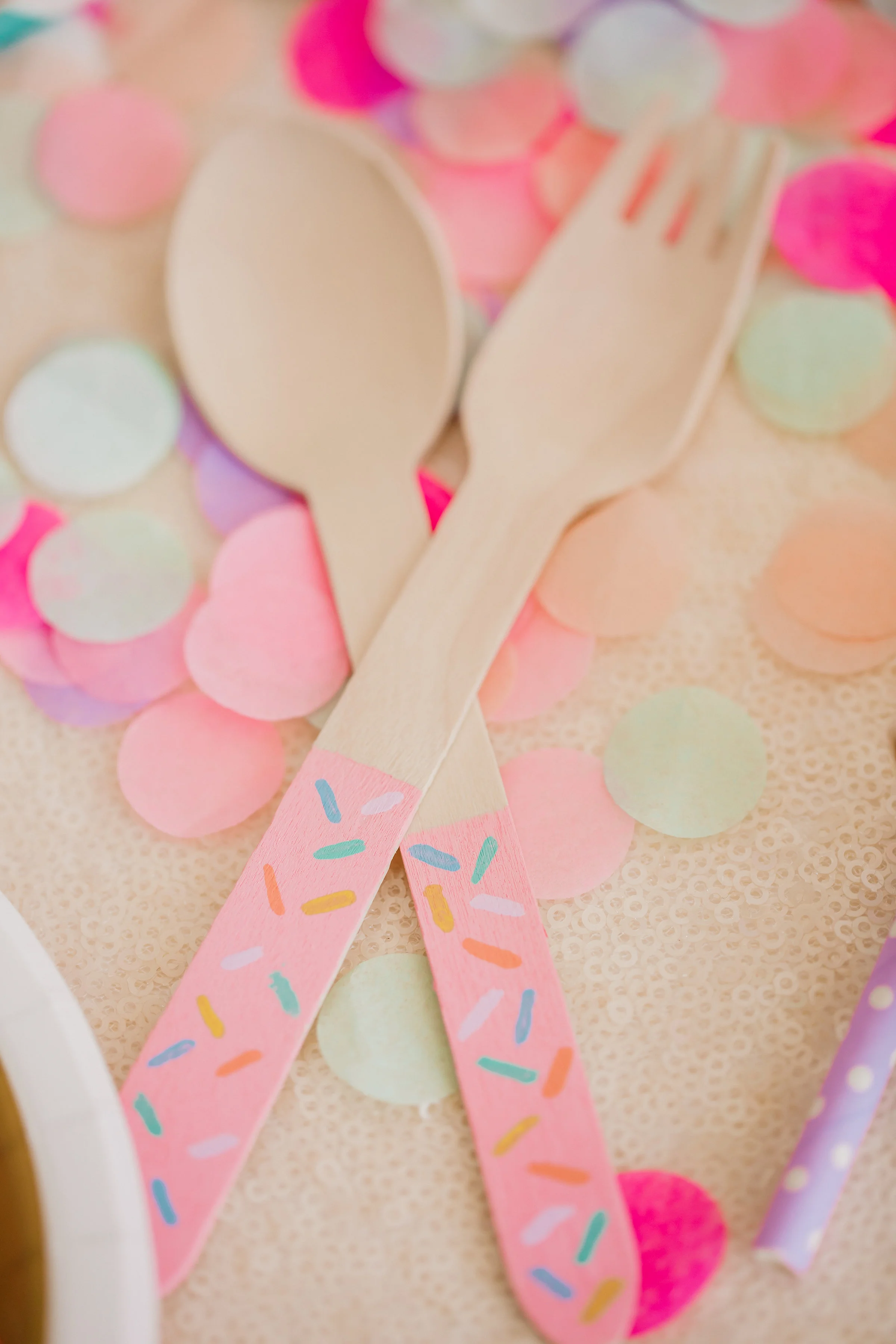  skyboxeventproductions.com | Donut Party Inspiration | Simply Adri Photography | Skybox Event Productions | Los Angeles Event Planning and Design | Oh Shiny Paper 