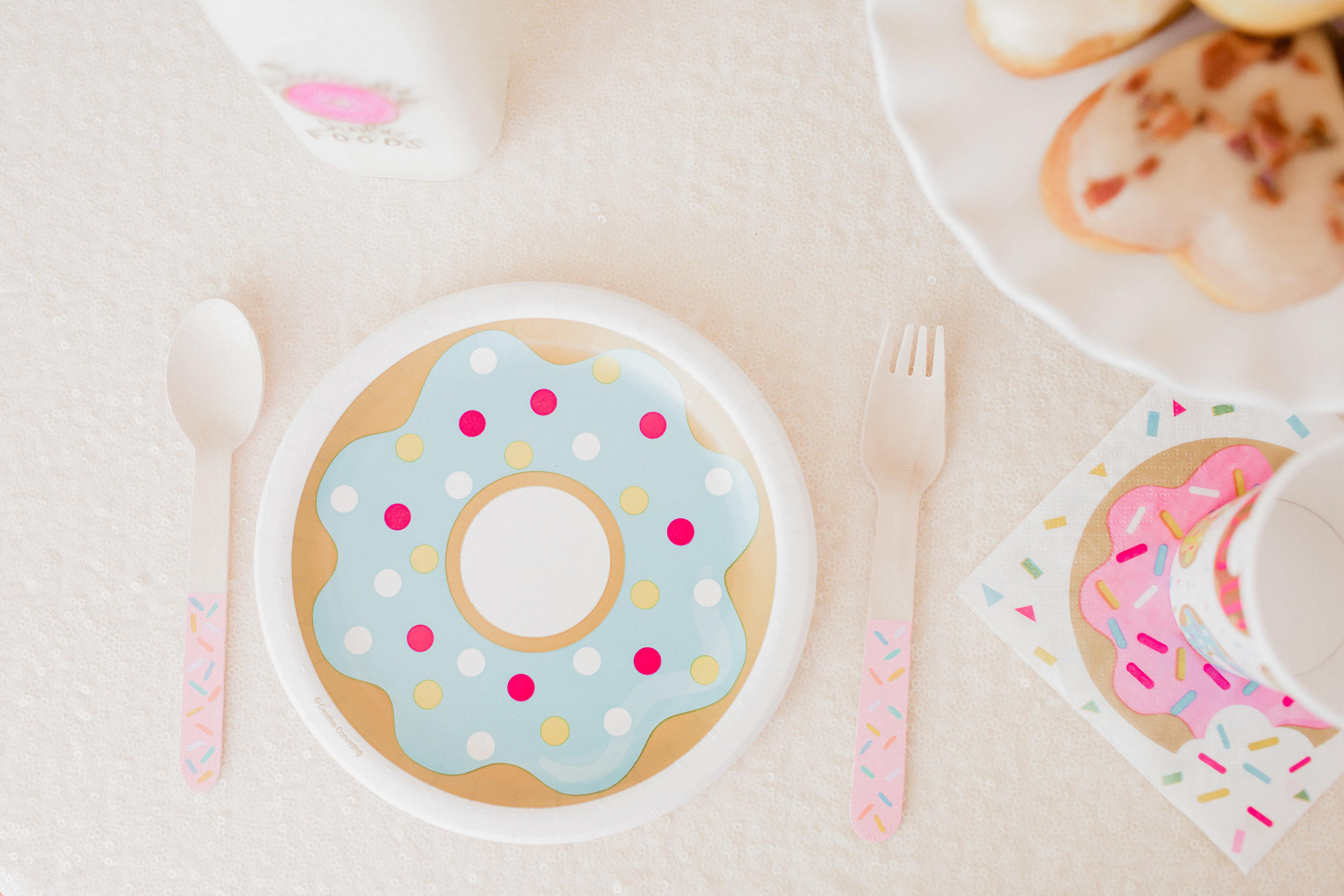  skyboxeventproductions.com | Donut Party Inspiration | Simply Adri Photography | Skybox Event Productions | Los Angeles Event Planning and Design | Oh Shiny Paper 