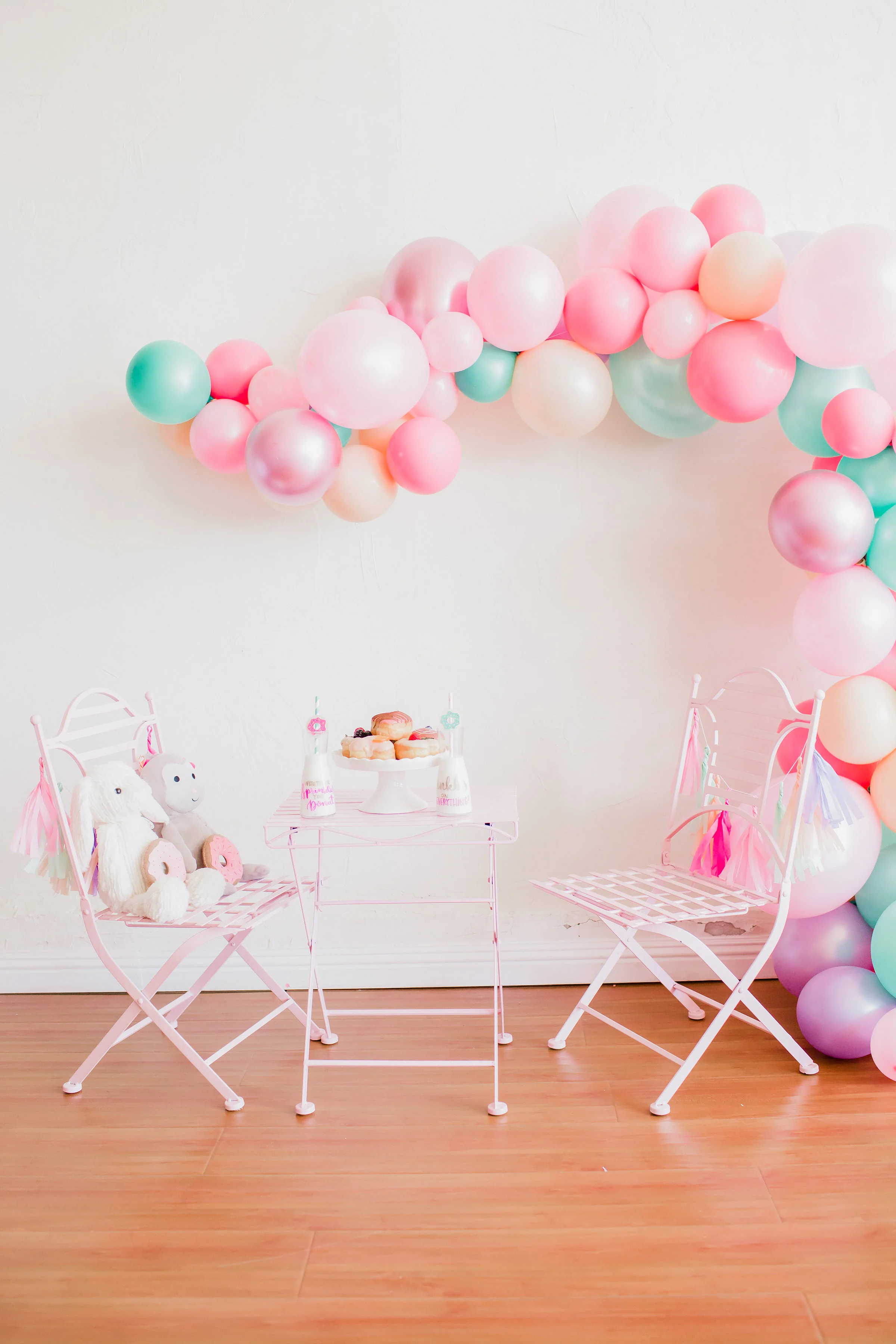  skyboxeventproductions.com | Donut Party Inspiration | Simply Adri Photography | Skybox Event Productions | Los Angeles Event Planning and Design | Oh Shiny Paper 