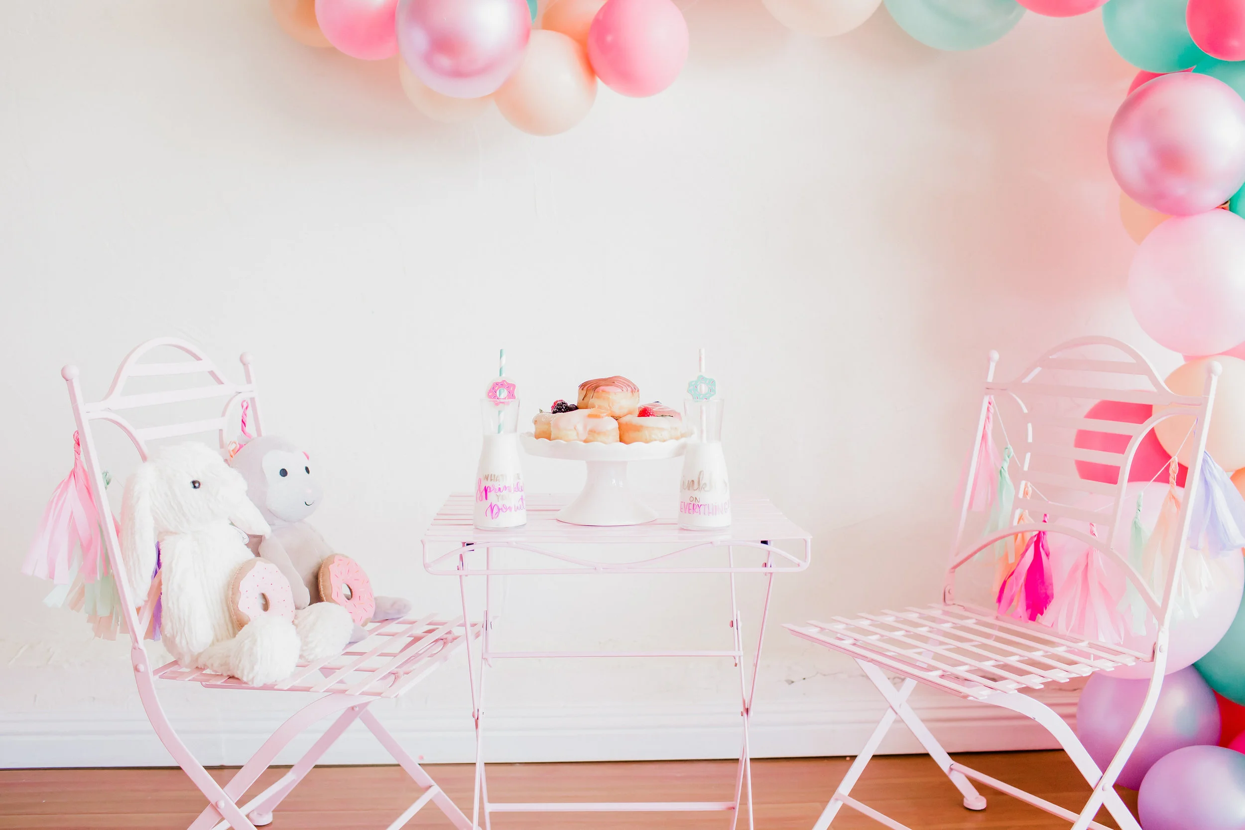  skyboxeventproductions.com | Donut Party Inspiration | Simply Adri Photography | Skybox Event Productions | Los Angeles Event Planning and Design | Oh Shiny Paper 