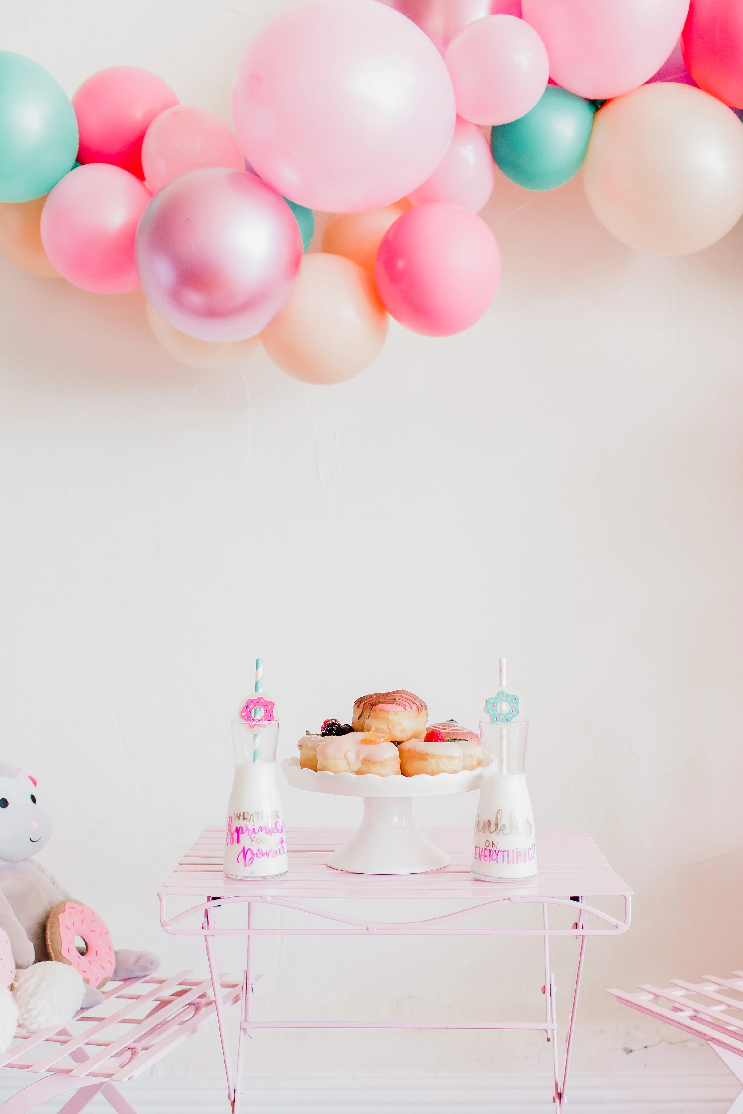  skyboxeventproductions.com | Donut Party Inspiration | Simply Adri Photography | Skybox Event Productions | Los Angeles Event Planning and Design | Oh Shiny Paper 