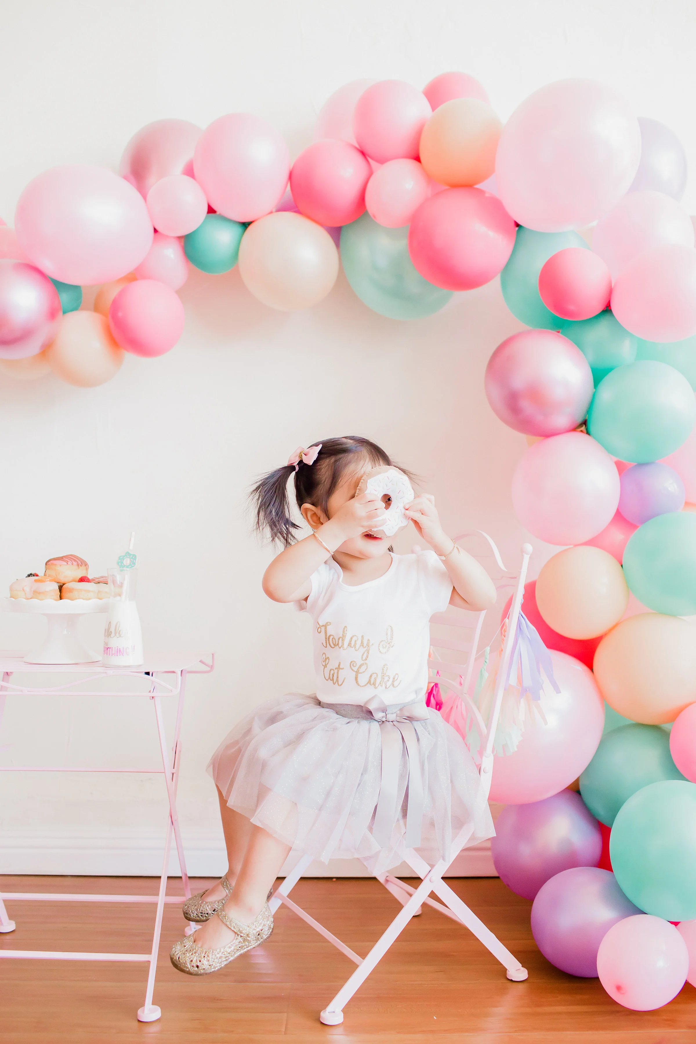  skyboxeventproductions.com | Donut Party Inspiration | Simply Adri Photography | Skybox Event Productions | Los Angeles Event Planning and Design | Oh Shiny Paper 