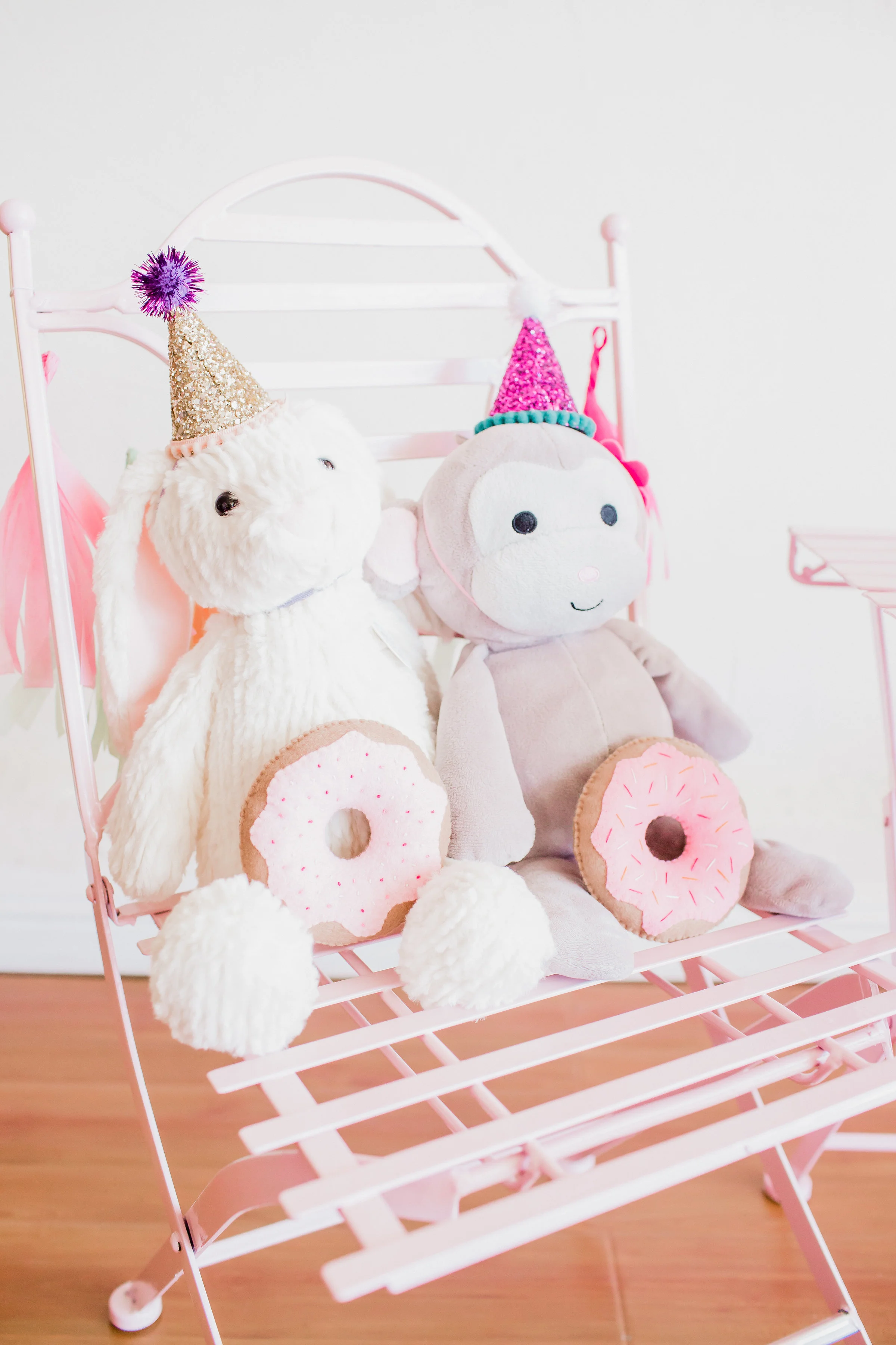  skyboxeventproductions.com | Donut Party Inspiration | Simply Adri Photography | Skybox Event Productions | Los Angeles Event Planning and Design | Oh Shiny Paper 