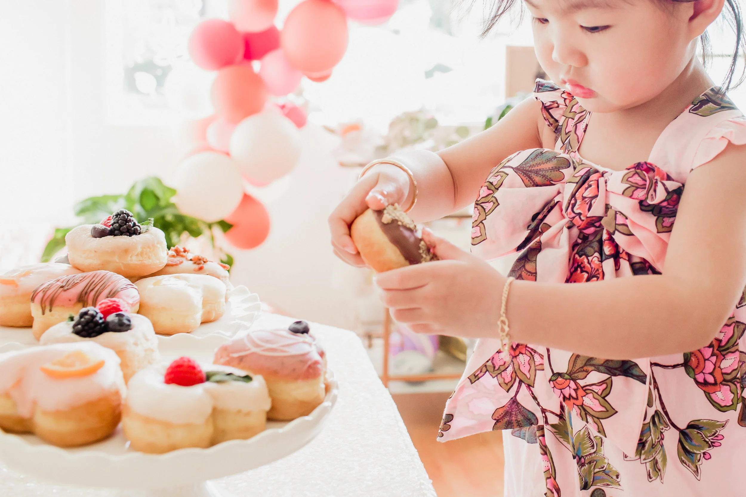  skyboxeventproductions.com | Donut Party Inspiration | Simply Adri Photography | Skybox Event Productions | Los Angeles Event Planning and Design | Oh Shiny Paper 