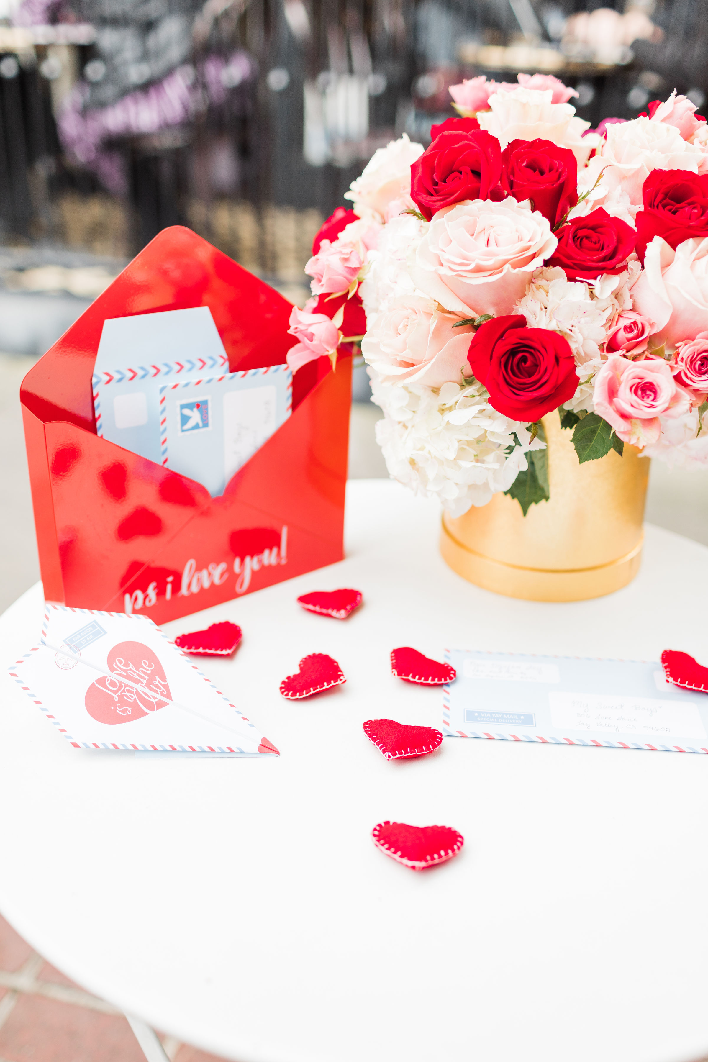  skyboxeventproductions.com | Skybox Event Productions | Lifestyle Shoot | Photos by Simply Adri Photography | Los Angeles Event Planning and Design | Valentine’s Day | Airmail | Shoot location Melrose Avenue 