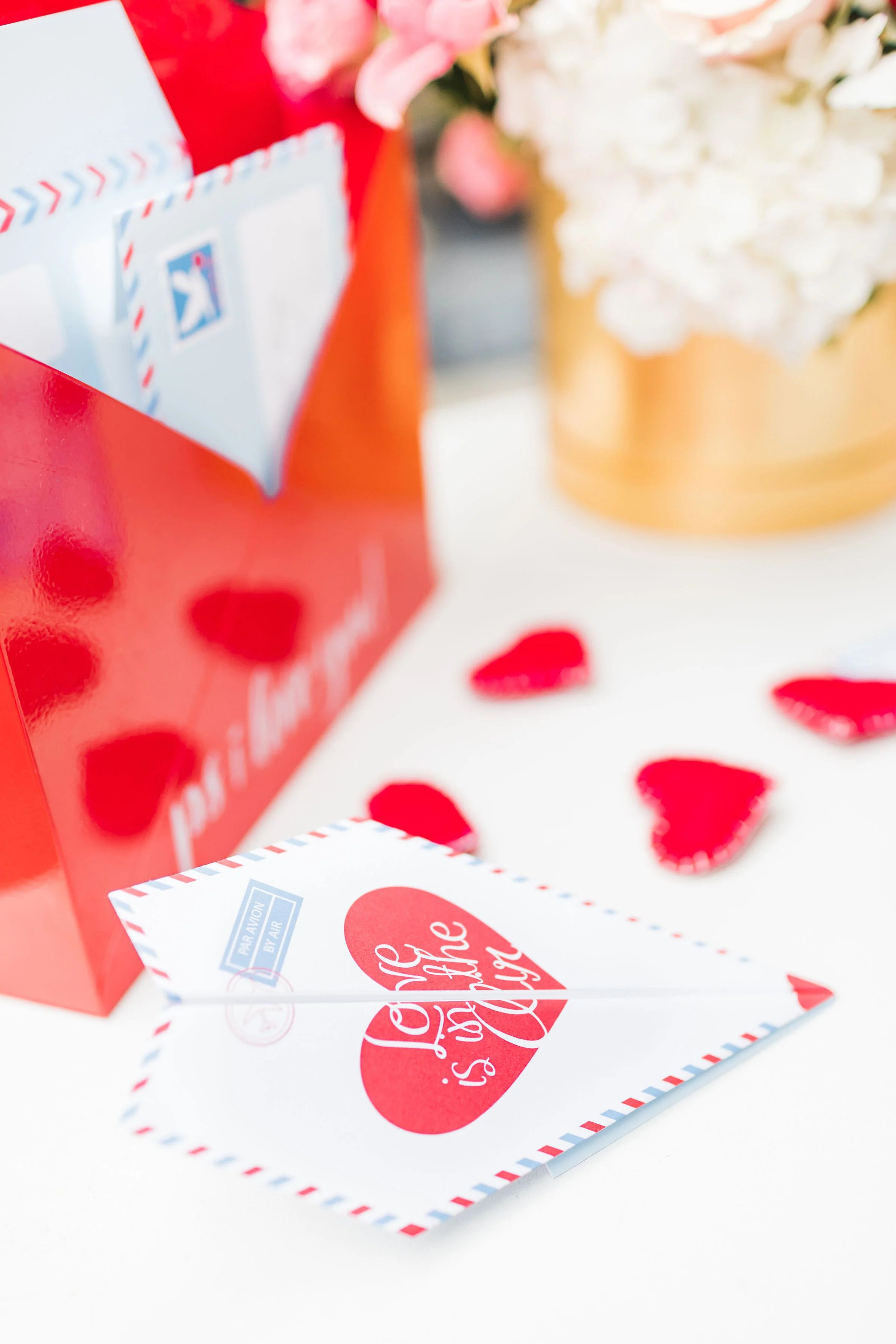  skyboxeventproductions.com | Skybox Event Productions | Lifestyle Shoot | Photos by Simply Adri Photography | Los Angeles Event Planning and Design | Valentine’s Day | Airmail | Shoot location Melrose Avenue 