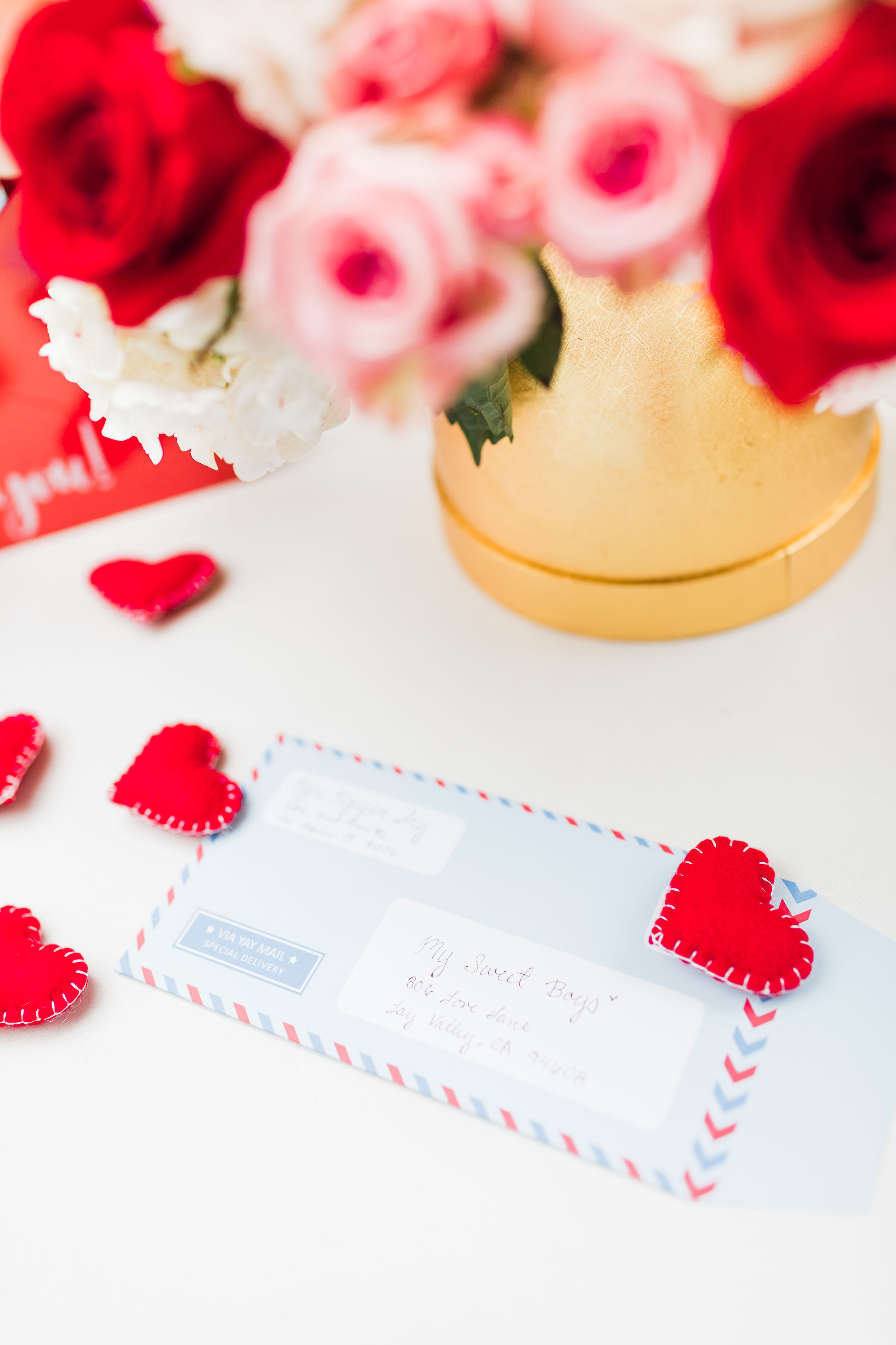  skyboxeventproductions.com | Skybox Event Productions | Lifestyle Shoot | Photos by Simply Adri Photography | Los Angeles Event Planning and Design | Valentine’s Day | Airmail | Shoot location Melrose Avenue 