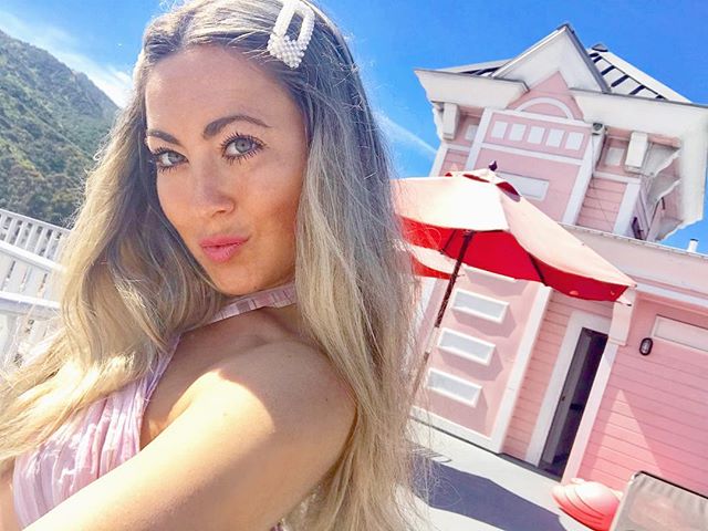 playing in my dream house ✨💞