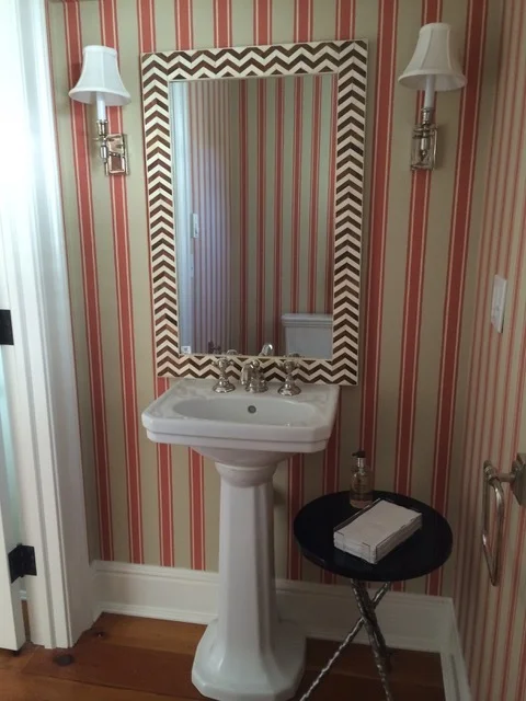 Thompson bathroom.jpeg