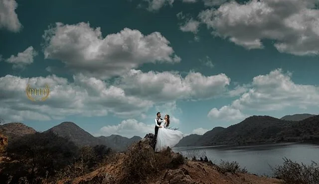 A Romantic couple captured during their prewedding shoot in Udaipur
.
.
#bridaleditorial #bridesofinstagram #bridesofindia #bestweddingphotographer #vogue #bespoke #preweddingphotography #weddingphotography #destinationweddingphotographer #editorialp