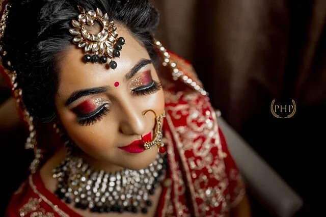 Bridal Getting Ready
.
.
#bridaleditorial #bridesofinstagram #bridesofindia #vogue #weddingphotography #destinationweddingphotography #bridalphotography #bridalgoals #bridaldetails #bridalfashion  #professionalphotography #bridalphotography