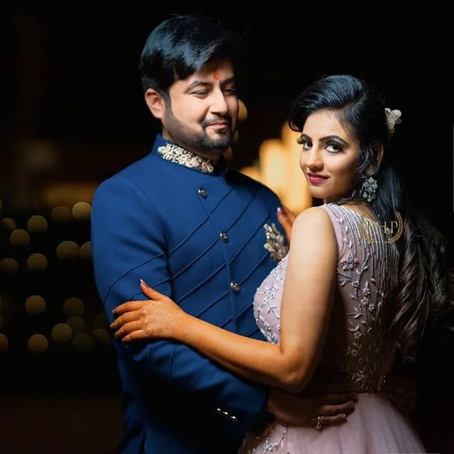 Startling Couple captured against bokeh...slide for Lighting setup
.
.
#portraitvision #portraitphotography #portraitlighting #portraitstream #portraiture #lifelike #colourful #fashioneditorial #capturedoncanon #editorialphotography #professionalphot
