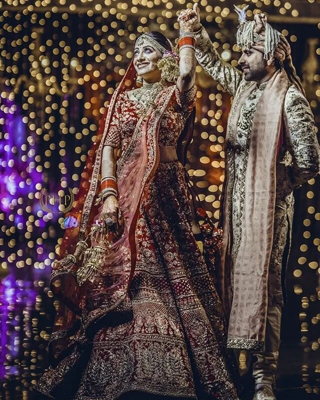 Bridal Couple captured with twirl...Slide right for Lihhting setup
.
.
#weddingcouple #bridesofinstagram #bridesofsabyasachi #bridesofindia #bestweddingphotographer #voguebride #preweddingphotography #weddingphotography #destinationweddingphotographe