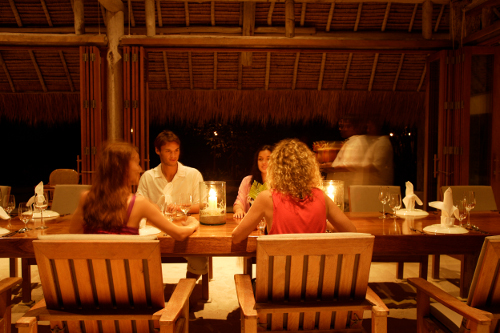 Nikoi-Island-Indonesia-dining_K5X8408-500w.jpg