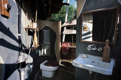 Chumbe-Island-Tanzania-Compost_toilet_Monolo_Yllera-500w.jpg