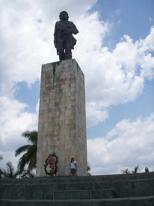 Hasta la victoria siempre(从胜利开始):在切格瓦拉纪念碑，Santa Clara，古巴＂data-load=