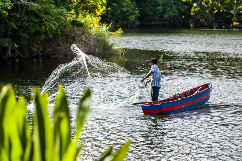 Isletas de Granada fisherman