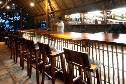 Jicaro-Island-Ecolodge-Bar-500w.jpg