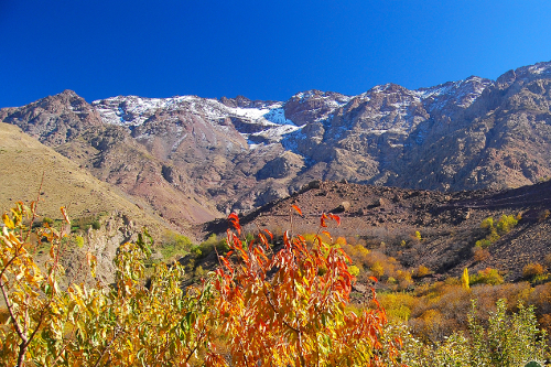 秋天高阿特拉斯山脉的景色- Kasbah du Toubkal