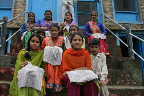 缝纫娱乐支撑农村生计&社区在印度