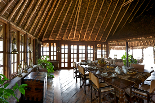  Tembo House breakfast table 