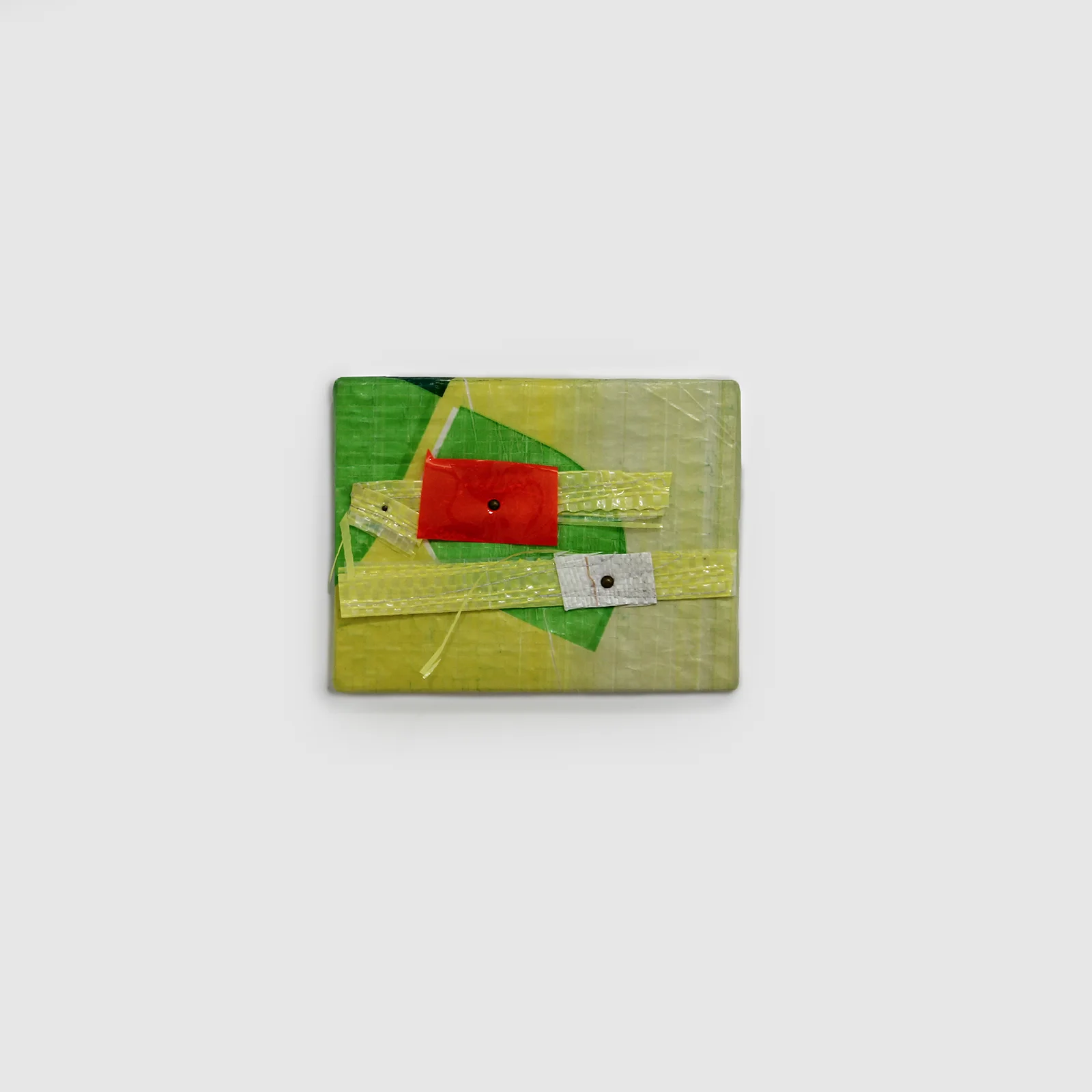 Mano Penalva_ID0267_sem titulo_serie origem_2016_rafia, plastico e metal_13x16cm.jpg