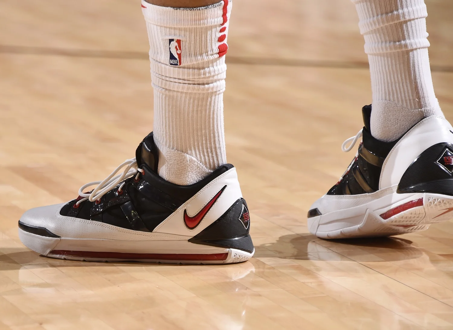 PJ Tucker, Nike LeBron III Low