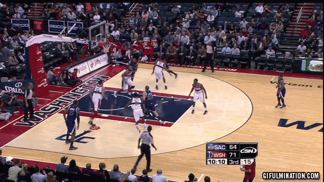 JAVALE-MCGEE-GOALTEND.gif