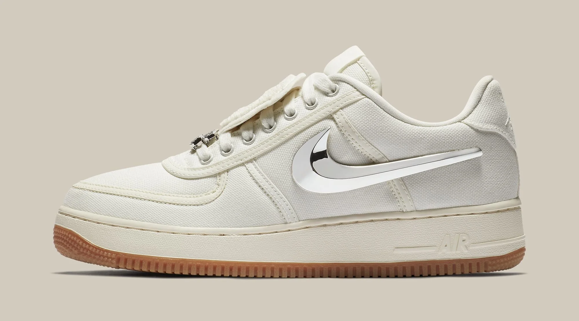 travis-scott-nike-air-force-1-low-sail-aq4211-101-lateral.jpeg