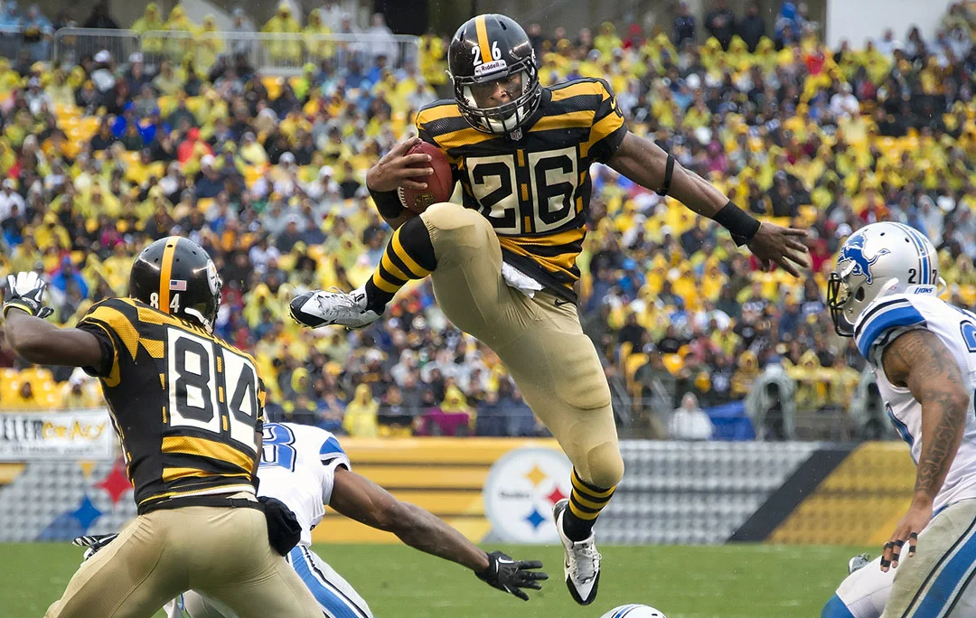 Le-Veon-Bell-leaps.jpg