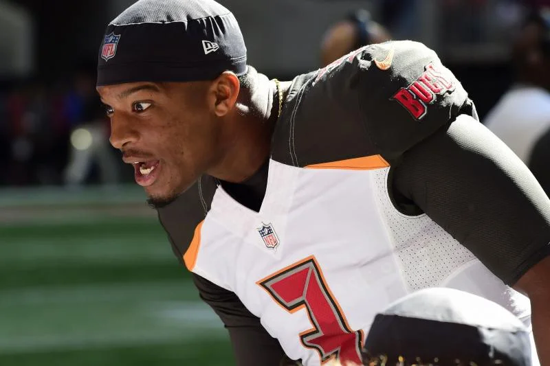 Report-Bucs-intend-to-keep-QB-Jameis-Winston-in-2019.jpg
