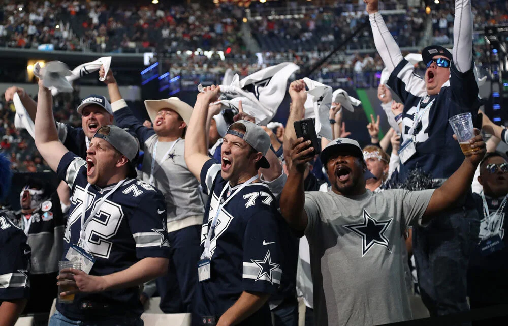 usat_cowboys_fans_dallas.jpg